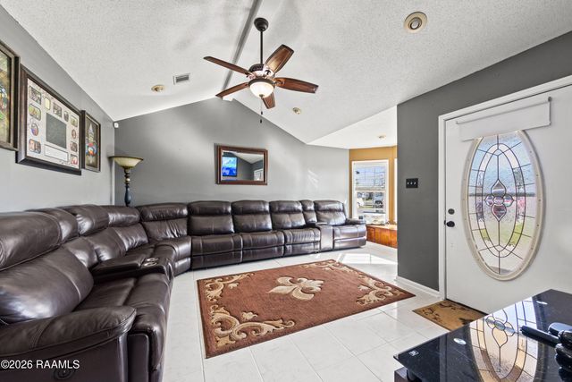 1201 Camp Bon Temps Road, Breaux Bridge, LA 70517