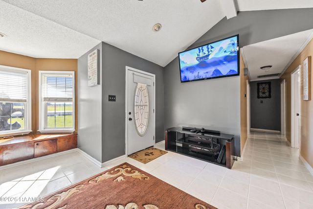 1201 Camp Bon Temps Road, Breaux Bridge, LA 70517