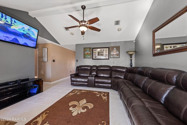 1201 Camp Bon Temps Road, Breaux Bridge, LA 70517