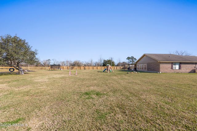 1201 Camp Bon Temps Road, Breaux Bridge, LA 70517