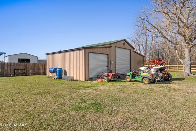 1201 Camp Bon Temps Road, Breaux Bridge, LA 70517