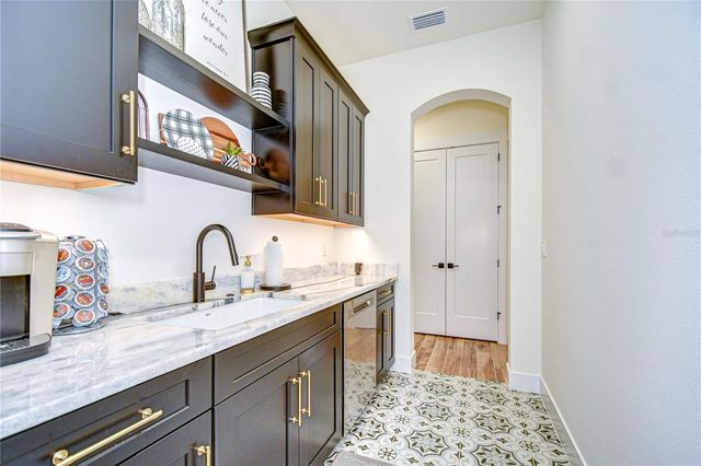 111 ALAFIA ESTATES LANE, Lithia, FL 33547