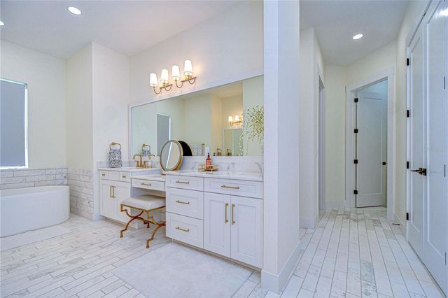 111 ALAFIA ESTATES LANE, Lithia, FL 33547