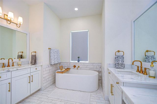 111 ALAFIA ESTATES LANE, Lithia, FL 33547