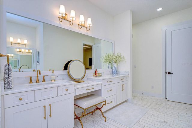 111 ALAFIA ESTATES LANE, Lithia, FL 33547