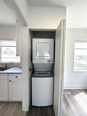 1910 Biarritz Dr 4, Miami Beach, FL 33141