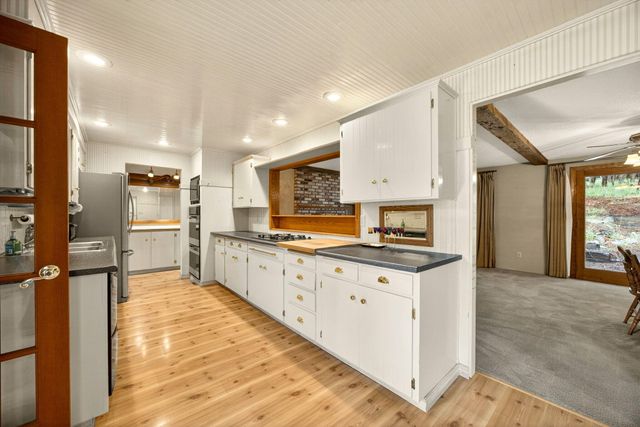 6333 Sterling Creek Road, Jacksonville, OR 97530