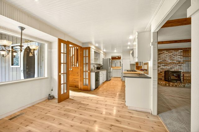 6333 Sterling Creek Road, Jacksonville, OR 97530