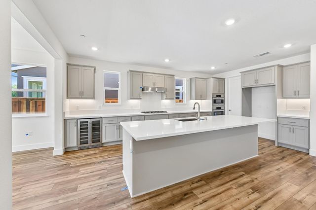2350 Briar Meadow Cir, Auburn, CA 95603