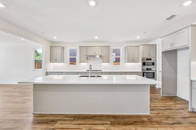 2350 Briar Meadow Cir, Auburn, CA 95603