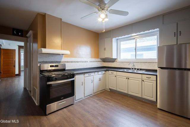 22 Swan Street 2, Schenectady, NY 12307