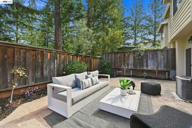 210 Wood Valley Pl, Danville, CA 94506