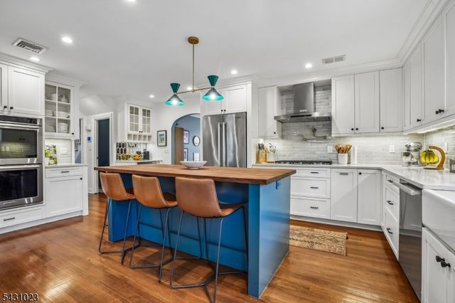 11 Kendal Ave, Maplewood Twp., NJ 07040