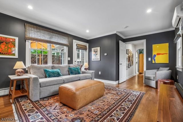 11 Kendal Ave, Maplewood Twp., NJ 07040