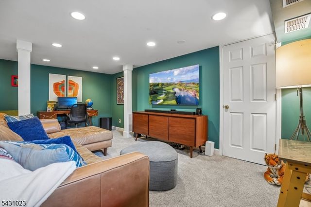 11 Kendal Ave, Maplewood Twp., NJ 07040