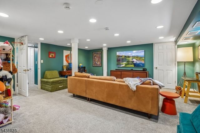 11 Kendal Ave, Maplewood Twp., NJ 07040