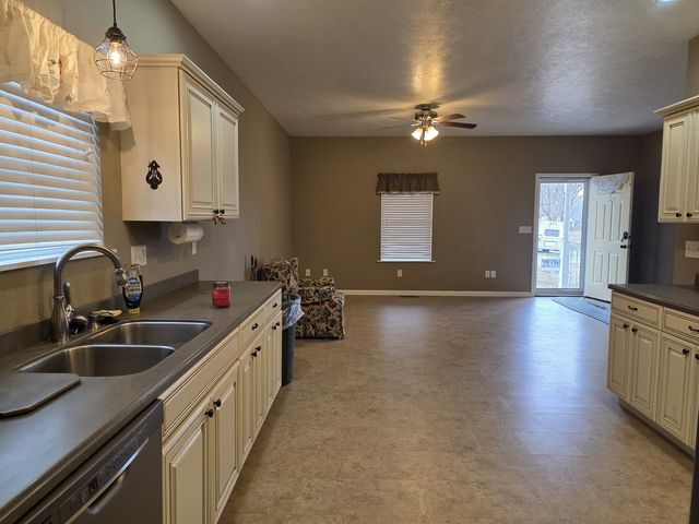 2806 Jones Street, Eldorado, IL 62930