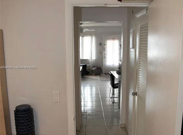 815 SW 10th Ter 4V, Hallandale Beach, FL 33009