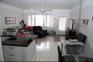 815 SW 10th Ter 4V, Hallandale Beach, FL 33009