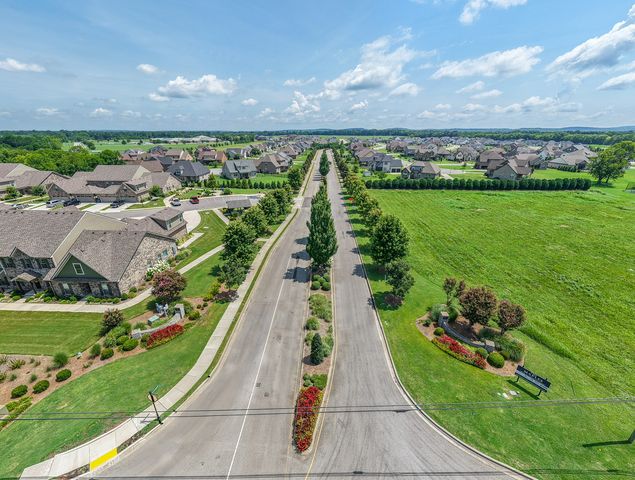 5610 Maples Retreat Dr, Murfreesboro, TN 37127