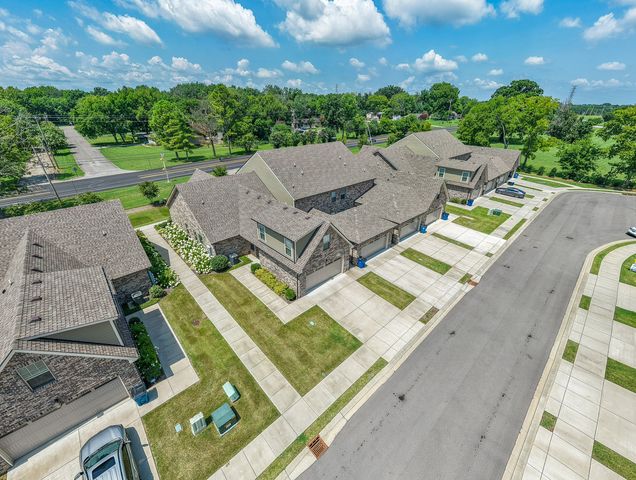 5610 Maples Retreat Dr, Murfreesboro, TN 37127