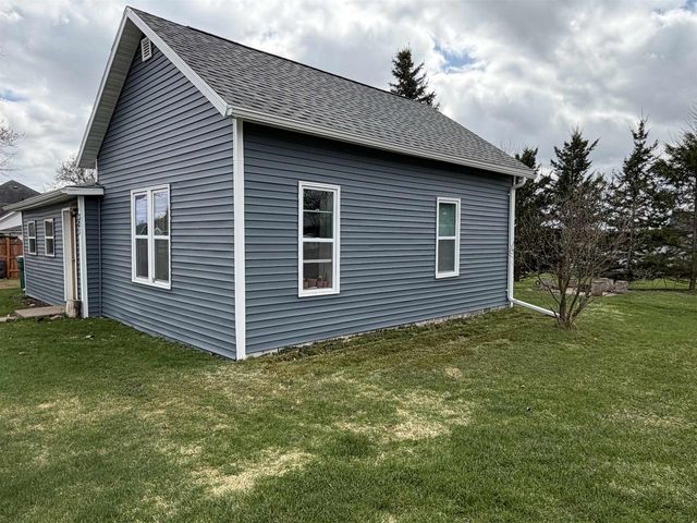 301 S THIRD STREET, Colby, WI 54421