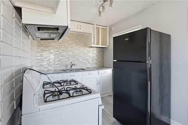 4602 Lister Ave Avenue, Kansas City, MO 64130