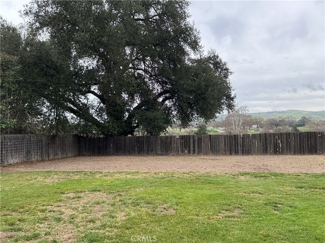 4975 Sycamore Road, Atascadero, CA 93422