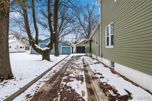 415 W 3rd Street, O'fallon, IL 62269