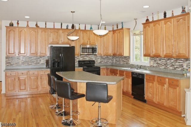 6 Andre Ct, Hardyston Twp., NJ 07416