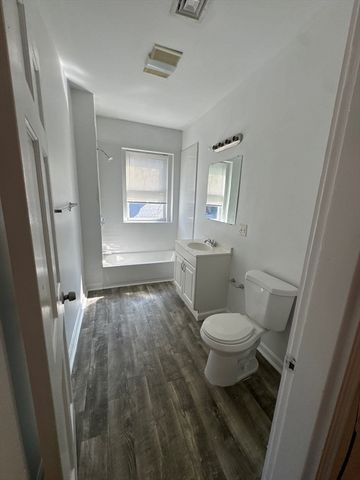 14 Lyndhurst 2R, Boston, MA 02124