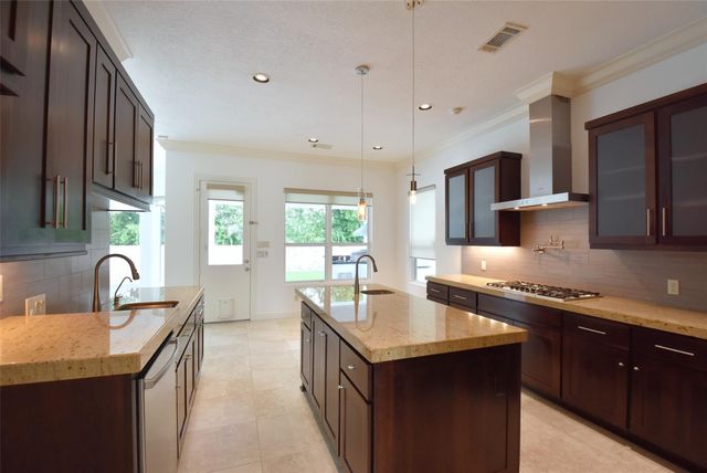 2014 Split Branch Court Court, Houston, TX 77077