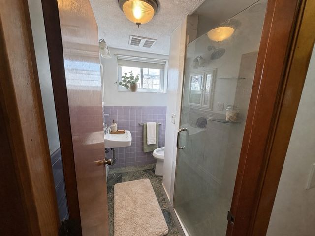 68 Keayne St, Revere, MA 02151