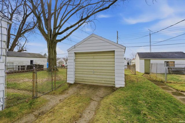 3623 Carroll Street, South Bend, IN 46614