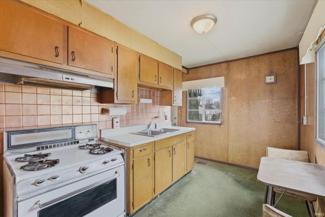 3623 Carroll Street, South Bend, IN 46614