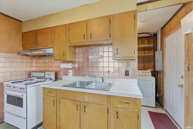 3623 Carroll Street, South Bend, IN 46614