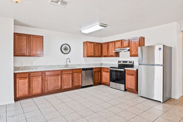 3708 W Fenton Way, Tucson, AZ 85746
