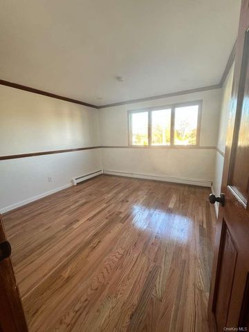 81 10th Avenue, West Babylon, NY 11704