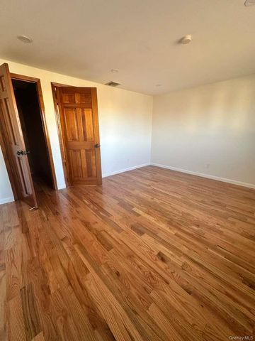 81 10th Avenue, West Babylon, NY 11704