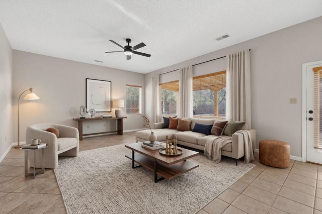 401 Minturn Loop NE, Rio Rancho, NM 87124