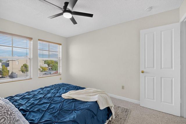 401 Minturn Loop NE, Rio Rancho, NM 87124