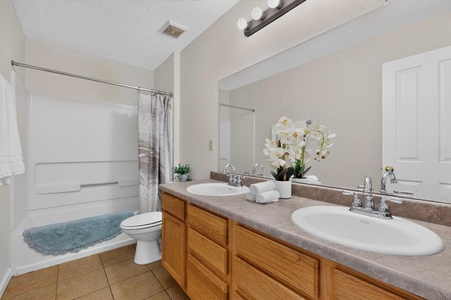 401 Minturn Loop NE, Rio Rancho, NM 87124