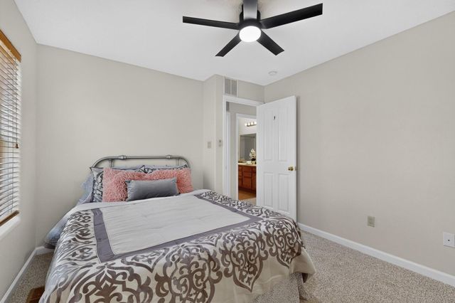 401 Minturn Loop NE, Rio Rancho, NM 87124