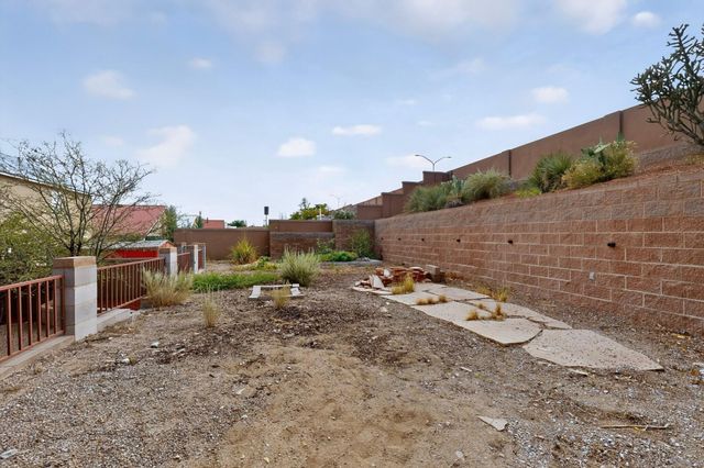 401 Minturn Loop NE, Rio Rancho, NM 87124