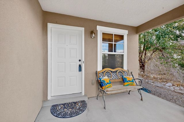 401 Minturn Loop NE, Rio Rancho, NM 87124