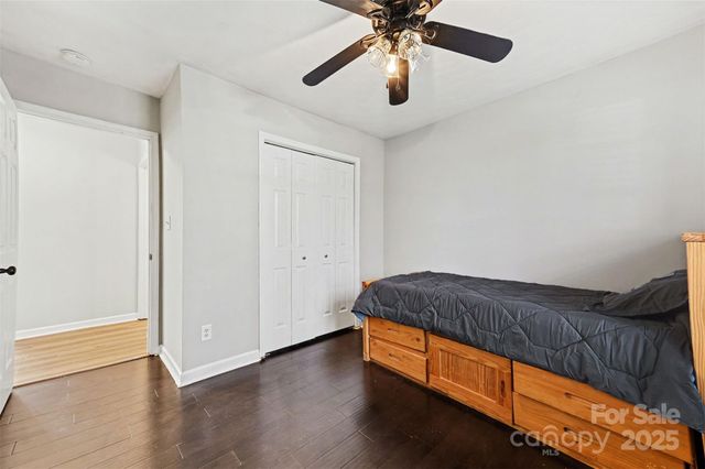 105 3rd Avenue NW, Hildebran, NC 28637