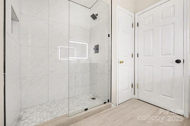 105 3rd Avenue NW, Hildebran, NC 28637