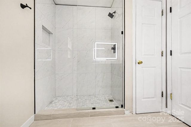 105 3rd Avenue NW, Hildebran, NC 28637