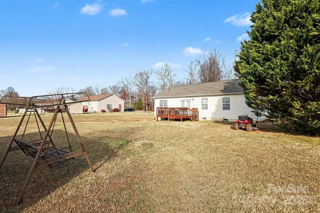 105 3rd Avenue NW, Hildebran, NC 28637