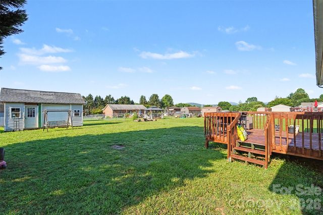 105 3rd Avenue NW, Hildebran, NC 28637
